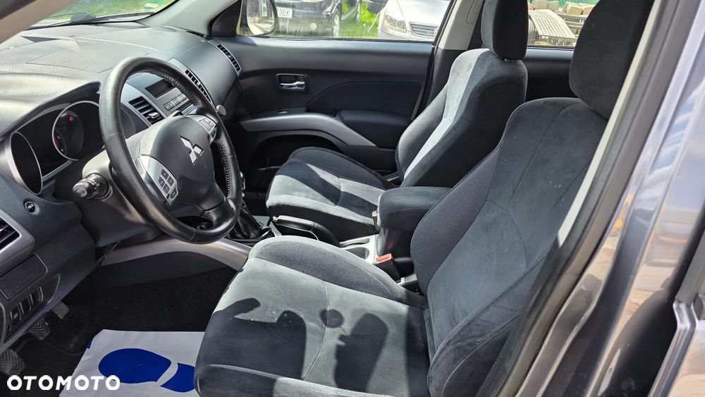 Mitsubishi Outlander 2.0 DI-D 4WD Inform - 14