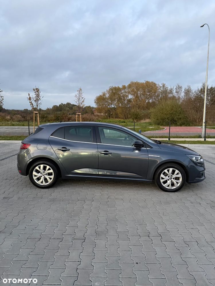 Renault Megane 2019 photo 2