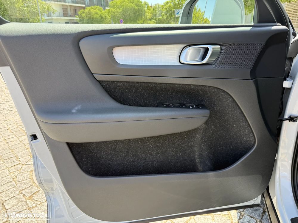 Volvo XC 40 T5 Twin Engine DKG Momentum Pro - 18