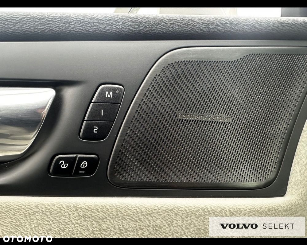 Volvo XC 60 B5 B AWD Inscription - 8