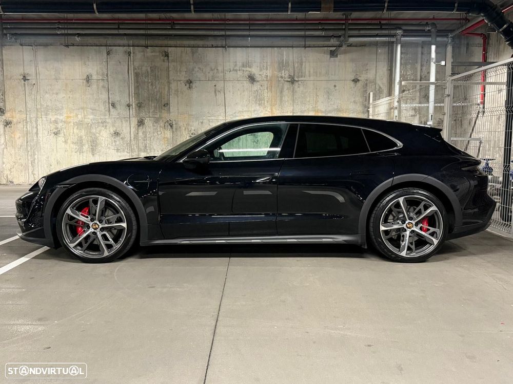 Porsche Taycan Cross Turismo - 3