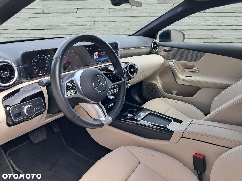 Mercedes-Benz Klasa A 200 Progressive 7G-DCT - 11