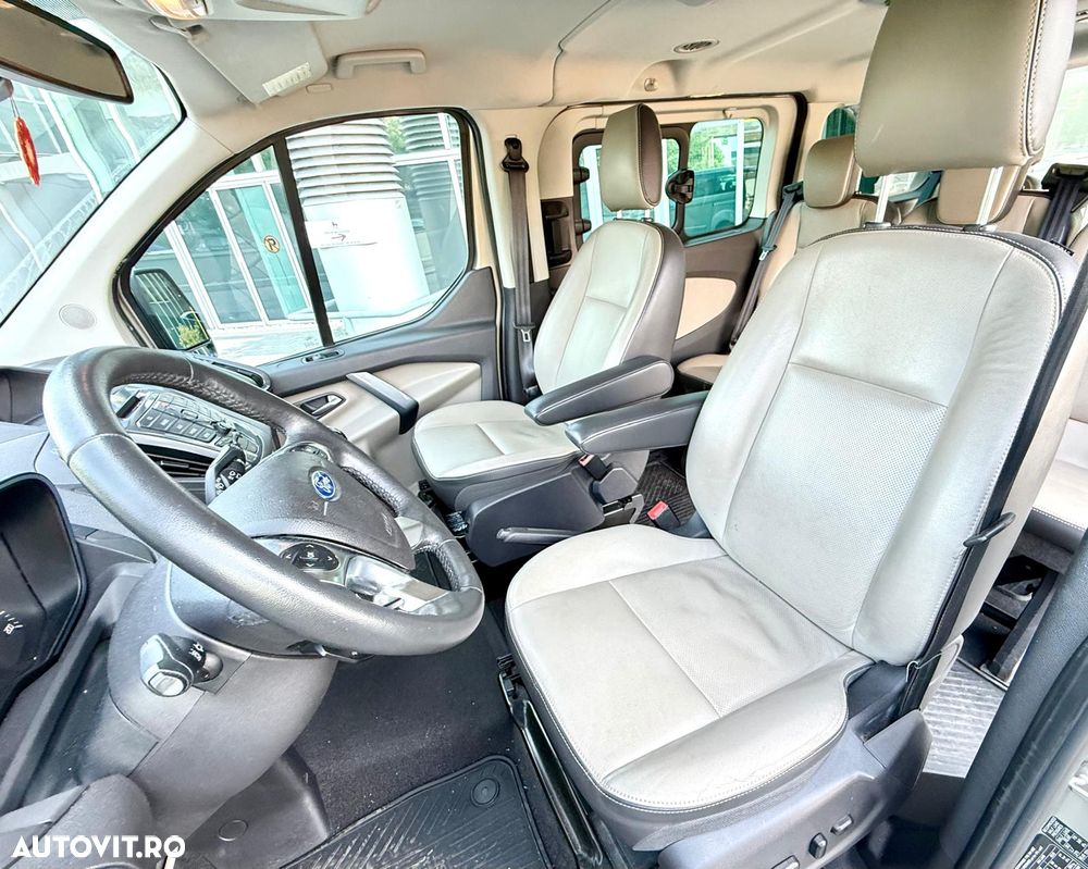 Ford Tourneo Custom - 13