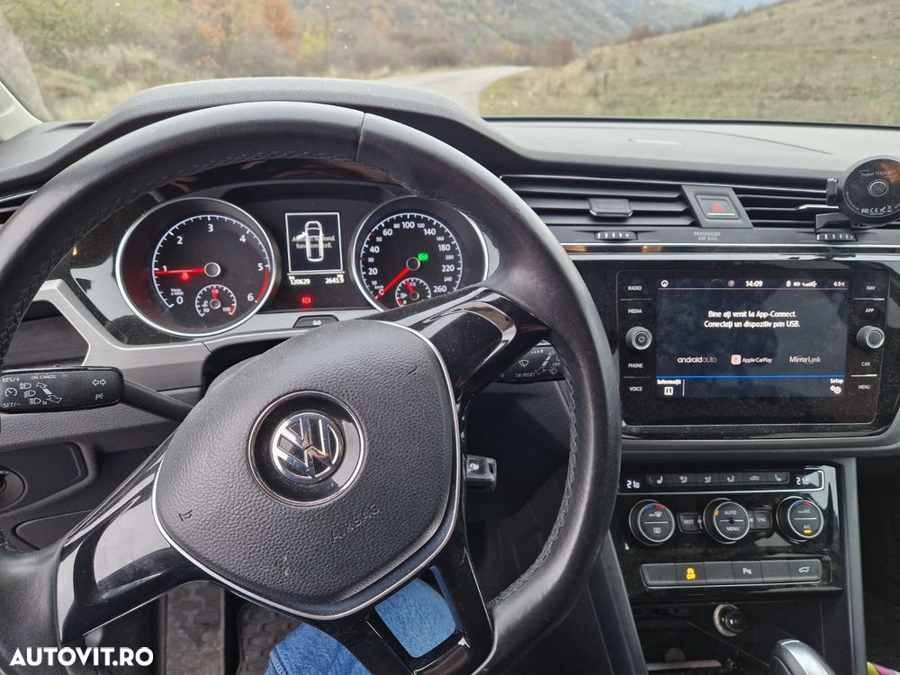 Volkswagen Touran 2.0 TDI SCR DSG Comfortline - 10