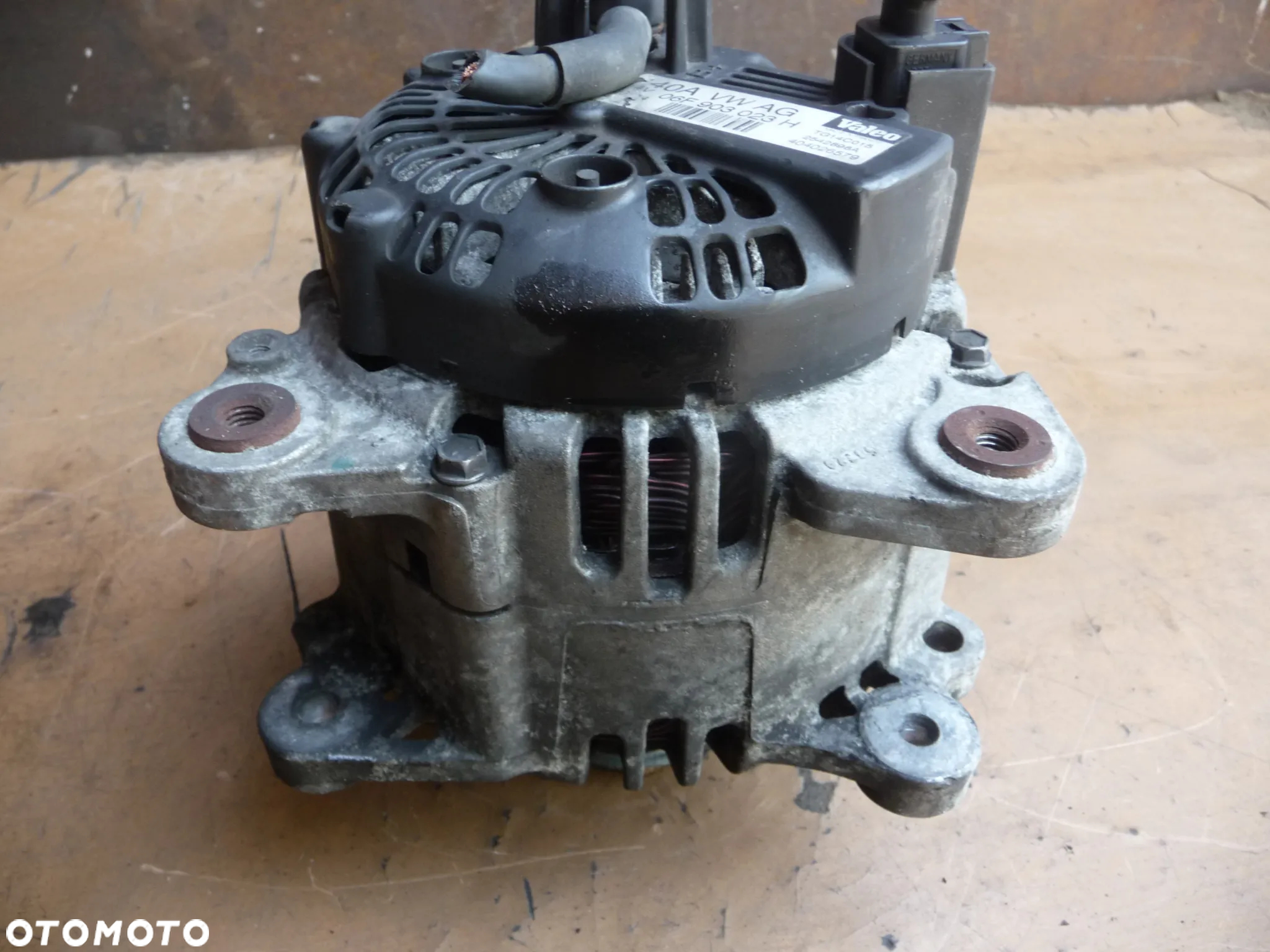 AUDI A4 B6 1.9 TDI ALTERNATOR 140A 06F903023H - 8