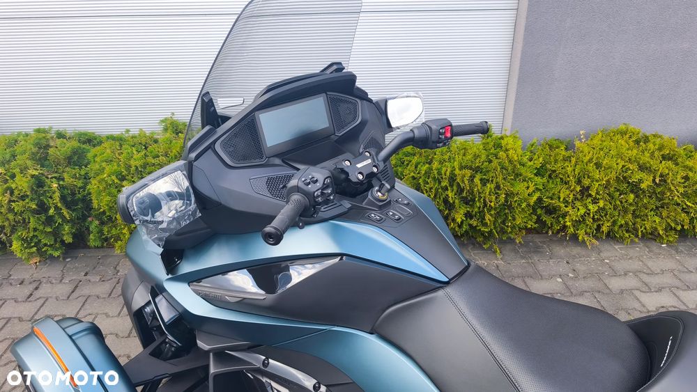 Can-Am Spyder - 6