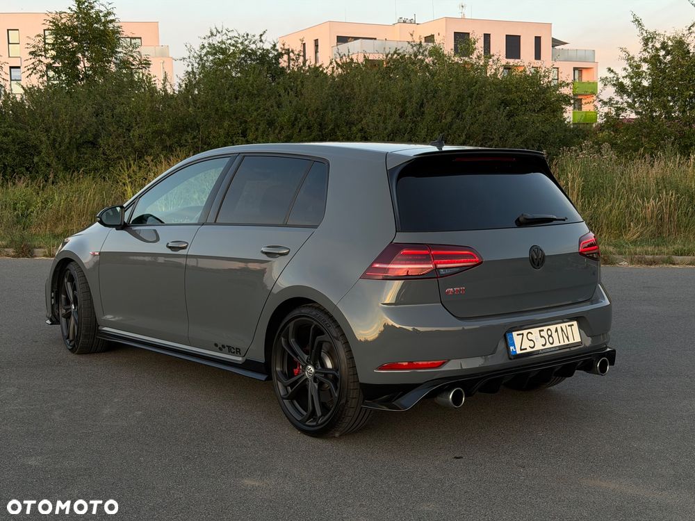 Volkswagen Golf 2.0 TSI GTI TCR DSG - 2
