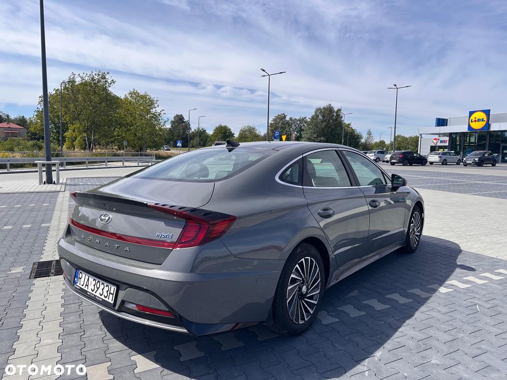 Hyundai Sonata - 2