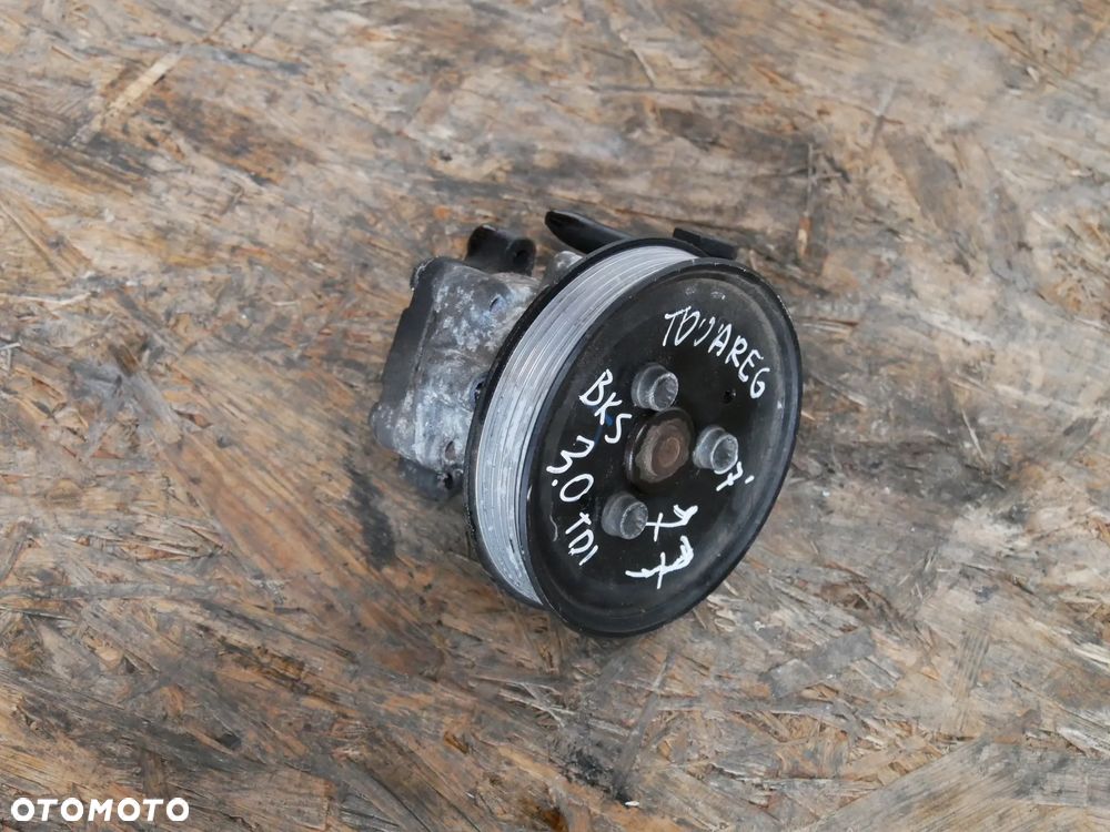 POMPA WSPOMAGANIA VW TOUAREG 3.0 TDI 07' BKS 7L8422154D - 1