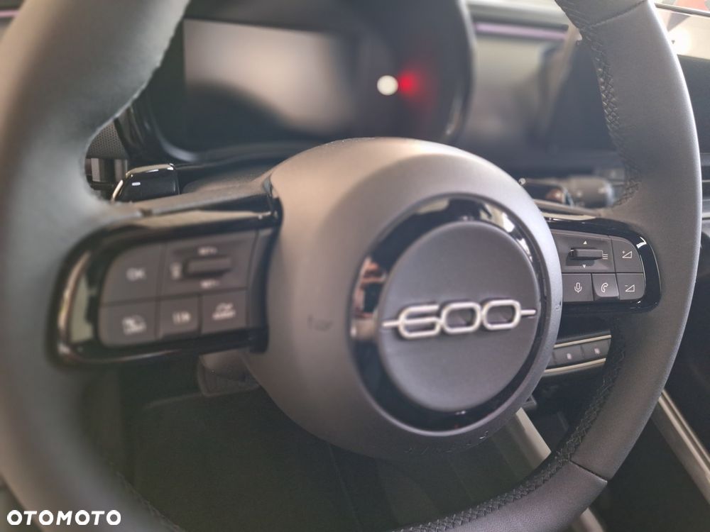 Fiat 600 1.2 Turbo Sport eDCT - 15