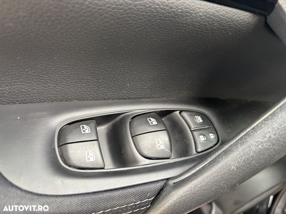 Nissan Qashqai 1.3 DIG-T ACENTA - 26