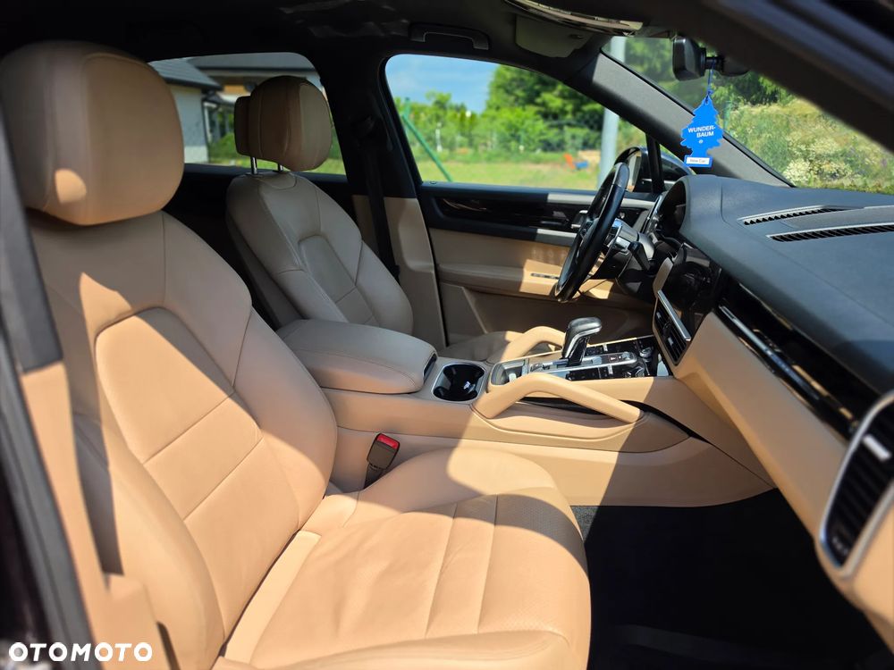 Porsche Cayenne Platinum Edition - 11