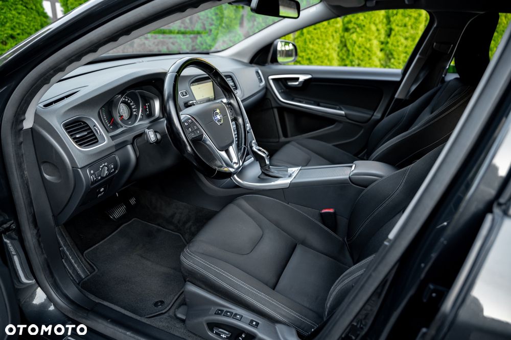 Volvo V60 D4 AWD Geartronic Momentum - 15