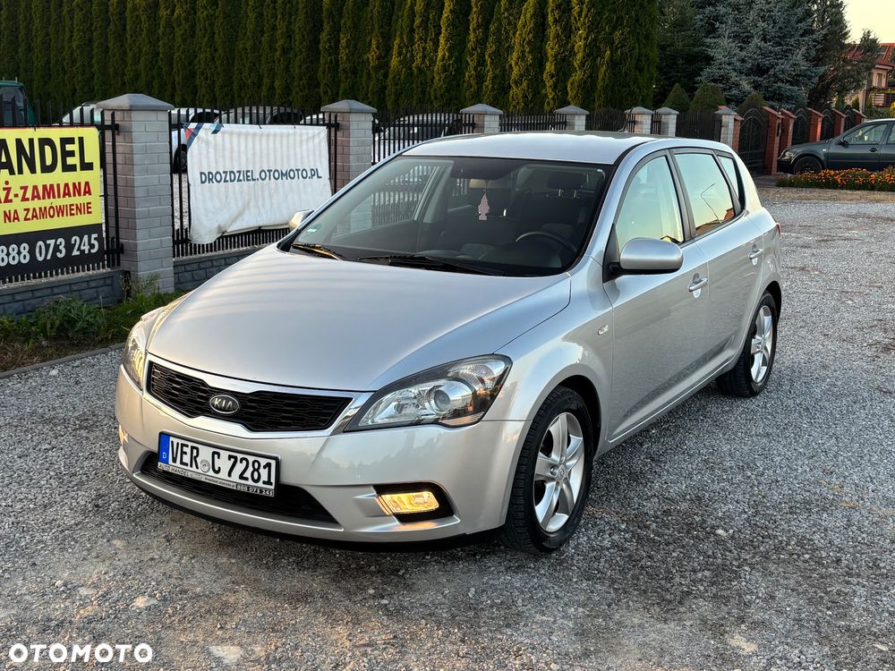 Kia Ceed - 4