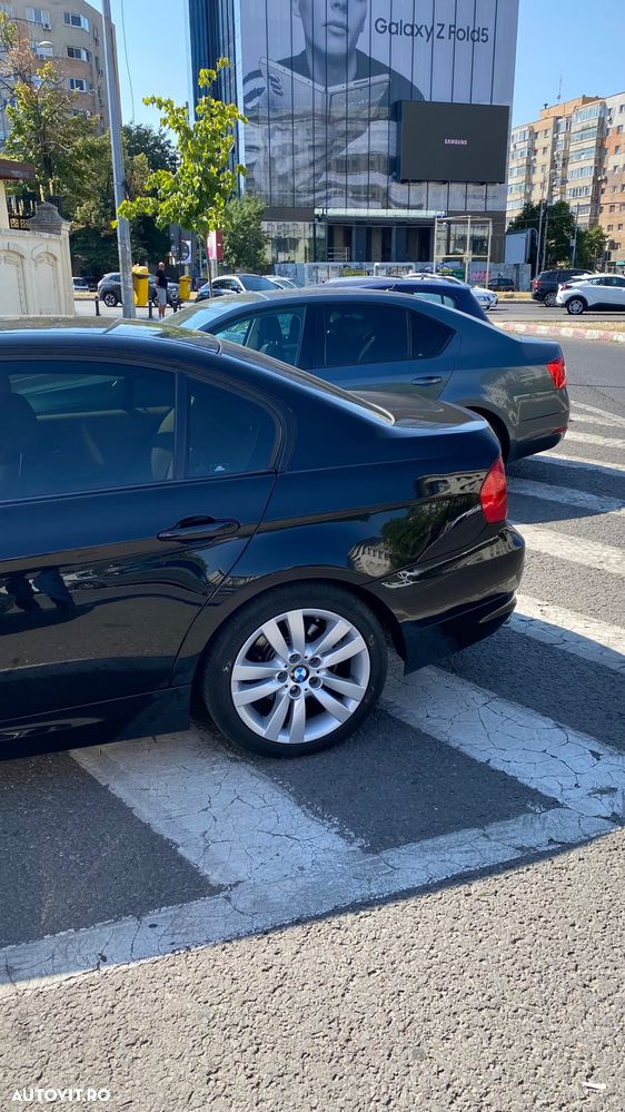 BMW Seria 3 318i - 5