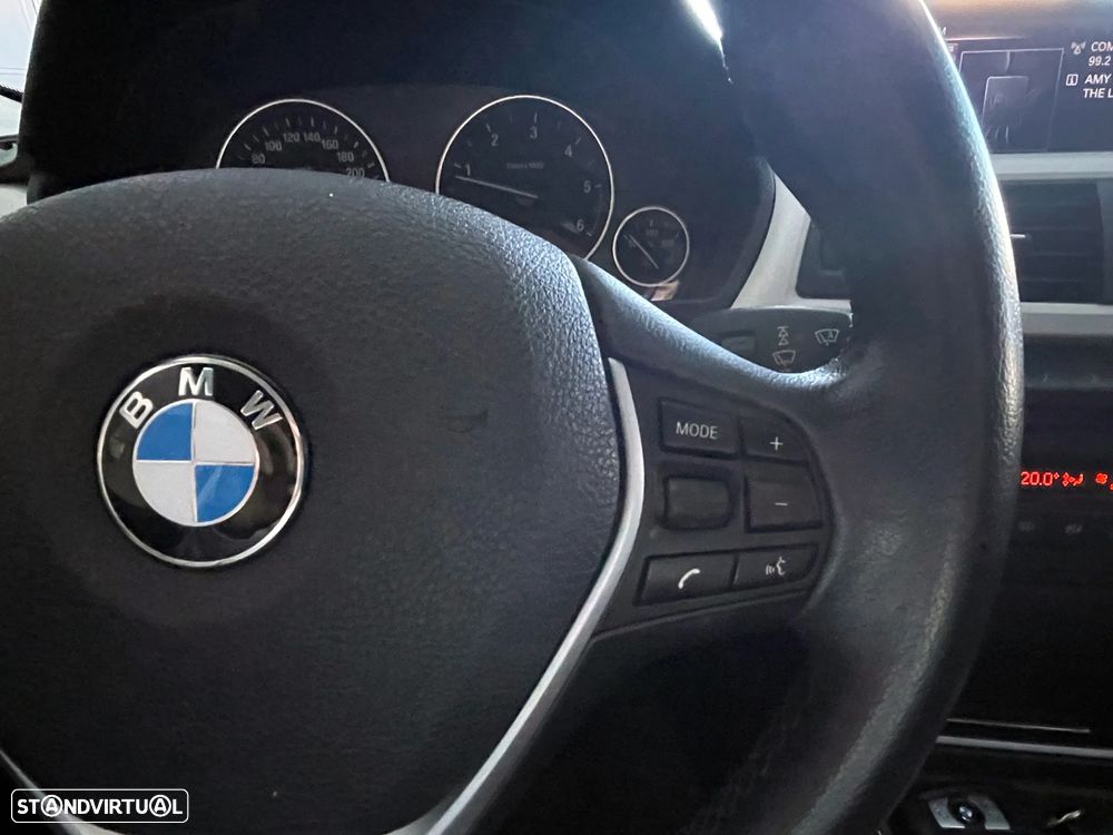 BMW 320 d Touring Sport Auto - 32