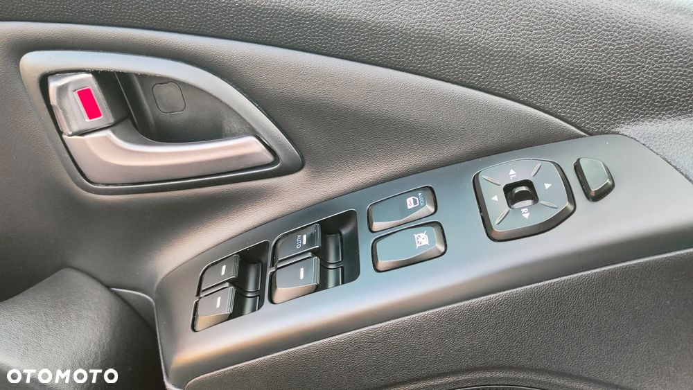 Hyundai ix35 blue 1.6 2WD Finale Gold - 26