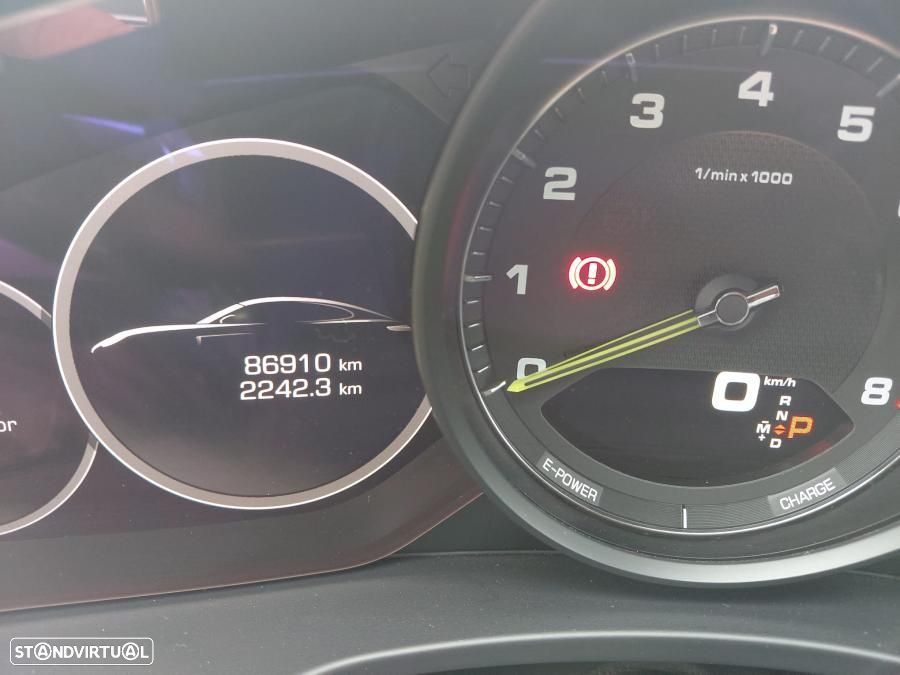 Porsche Panamera 4 E-Hybrid - 11