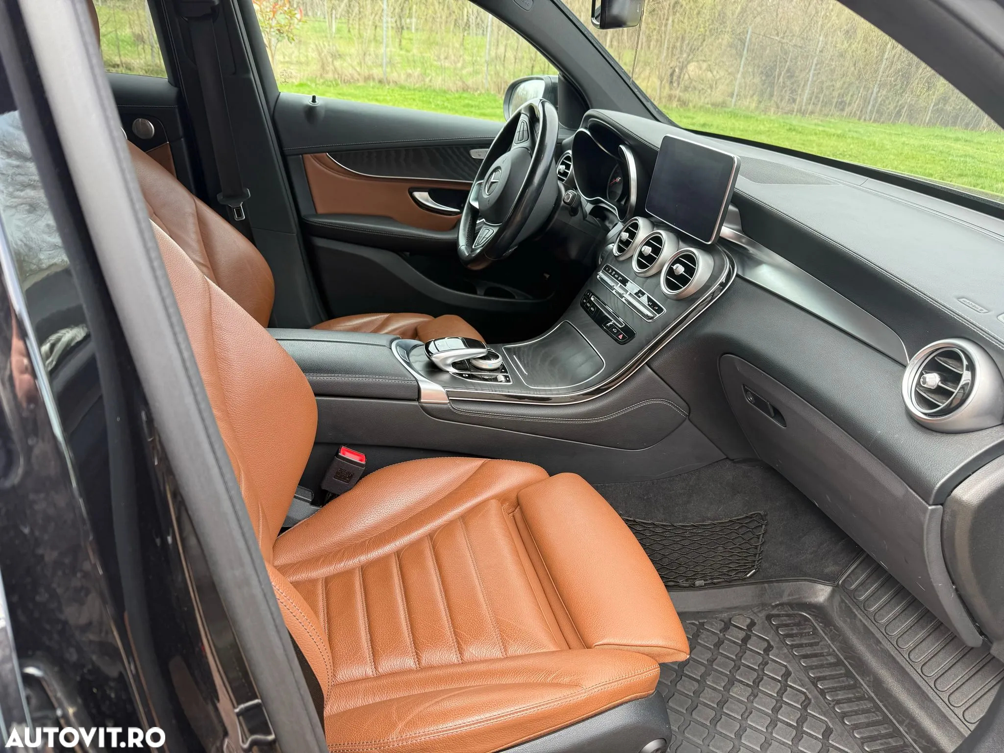 Mercedes-Benz GLC 220 d 4Matic 9G-TRONIC AMG Line - 8