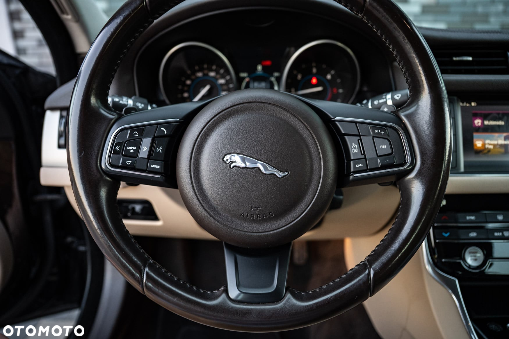 Jaguar XF 2.0 i4D AWD Prestige - 13