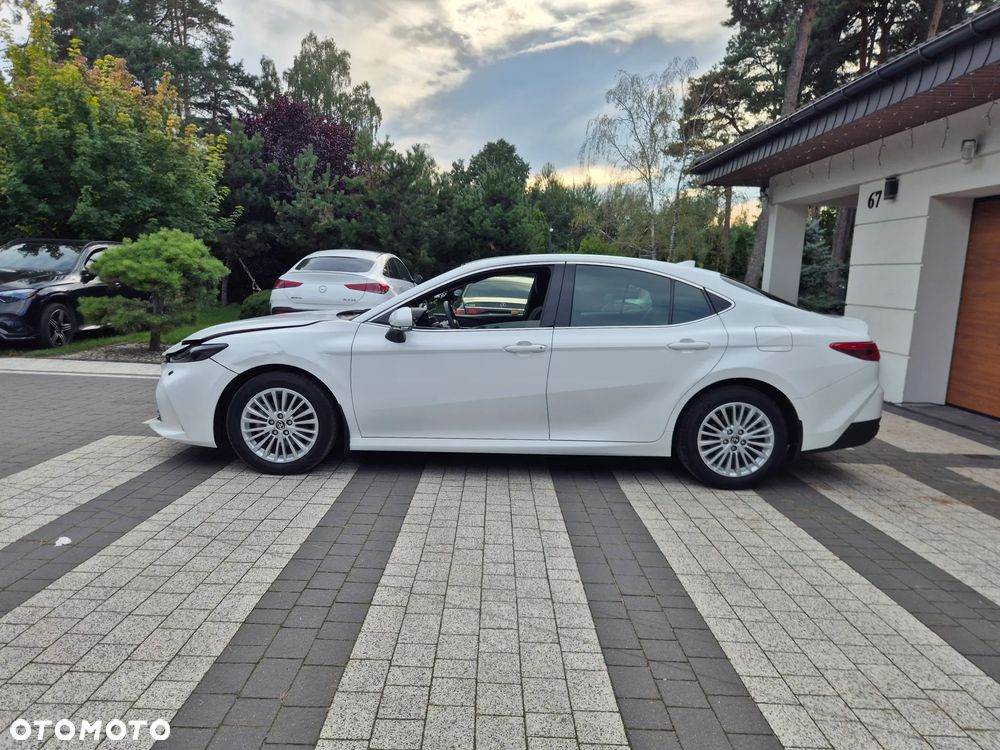 Toyota Camry - 10