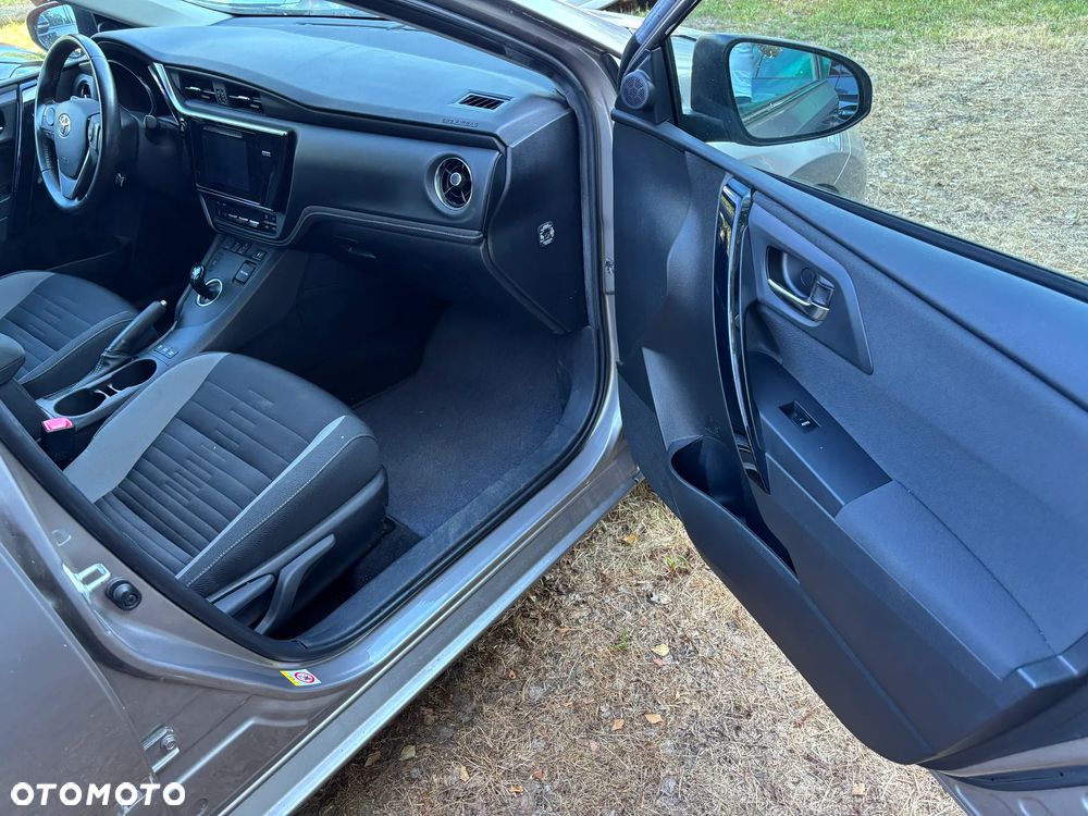 Toyota Auris - 18