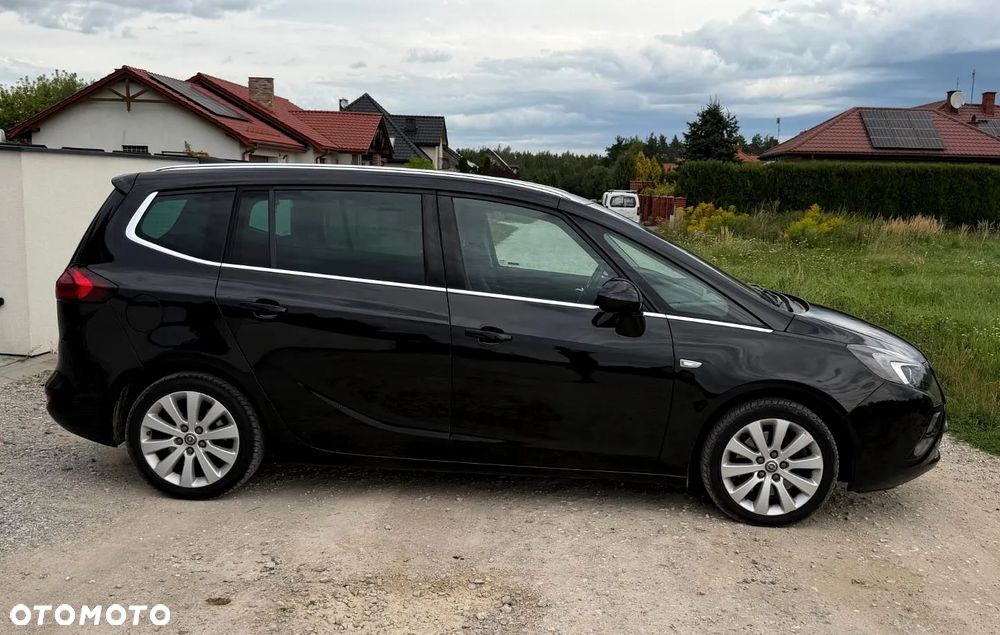 2015 Opel Zafira 2.0 CDTI Cosmo S&S, photograph 4