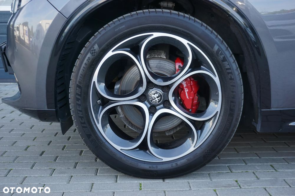 Alfa Romeo Stelvio 2.0 Turbo Veloce Q4 - 12