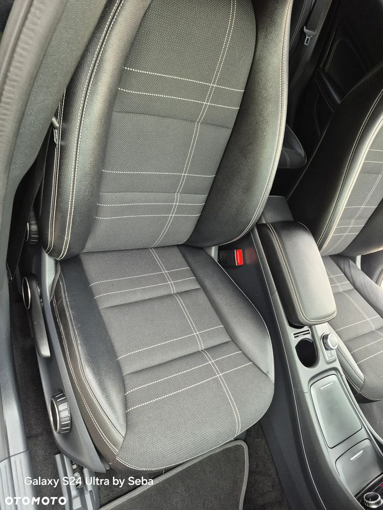 Mercedes-Benz GLA 200 7G-DCT - 20