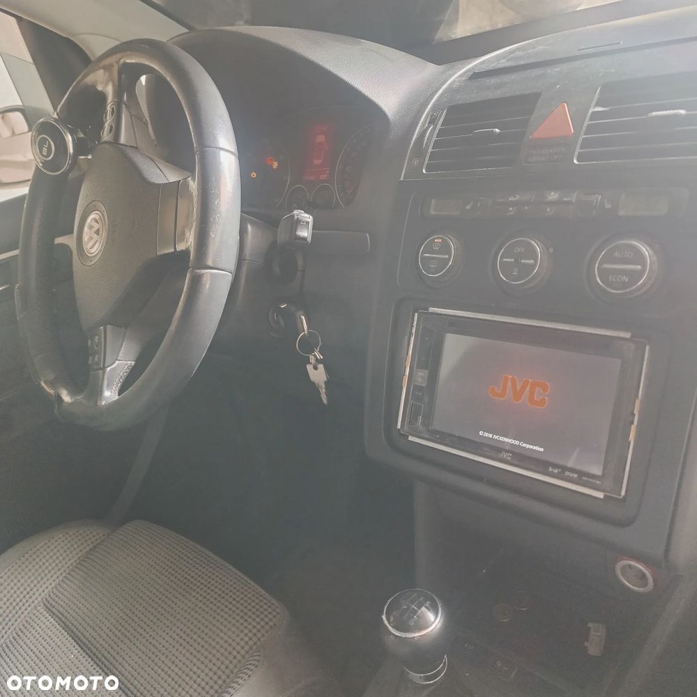 Volkswagen Touran 2.0 TDI DPF Highline - 13