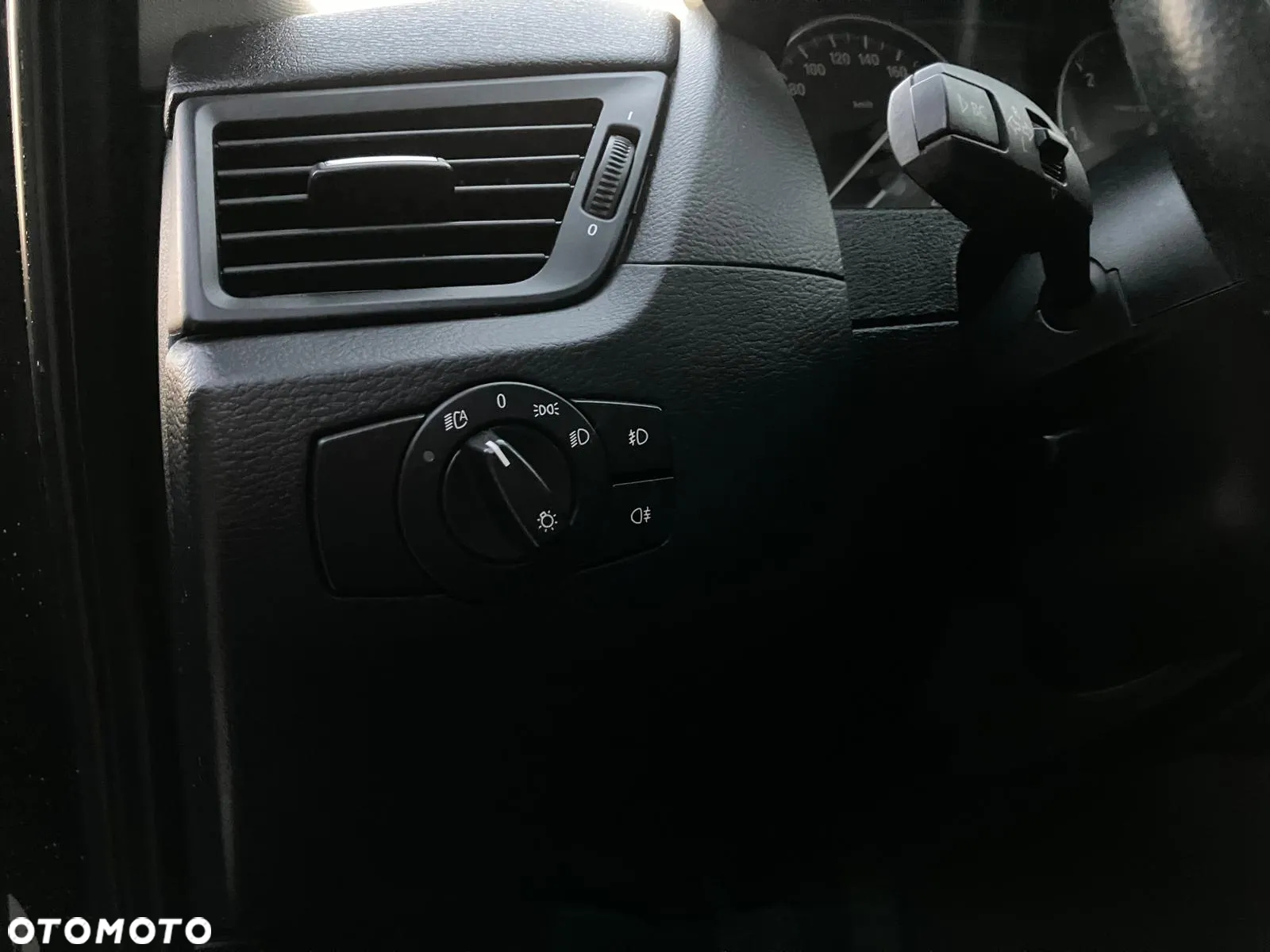 BMW X1 xDrive20d - 28