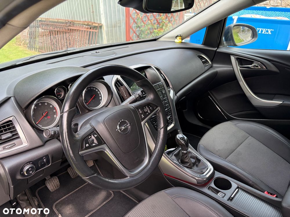 Opel Astra 1.4 T Cosmo - 14