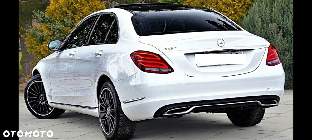 Mercedes-Benz Klasa C 180 CGI BlueEff Avantgarde - 3