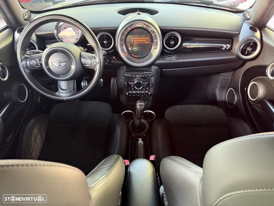 MINI 3 Portas John Cooper Works - 23