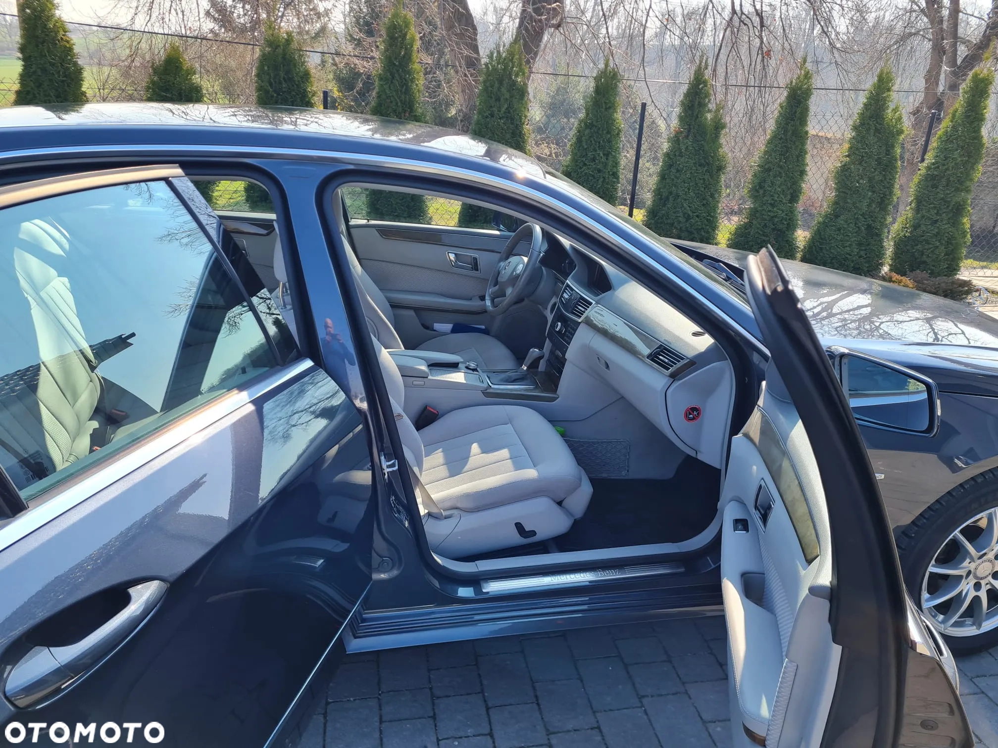 Mercedes-Benz Klasa E 250 CGI BlueEffICIENCY Elegance - 5