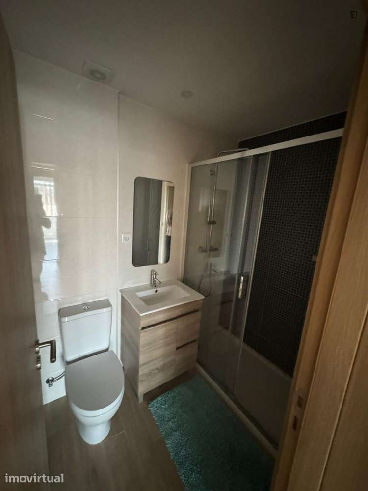 Quarto - localizado em Amadora Lisbon - Grande imagem: 5/6