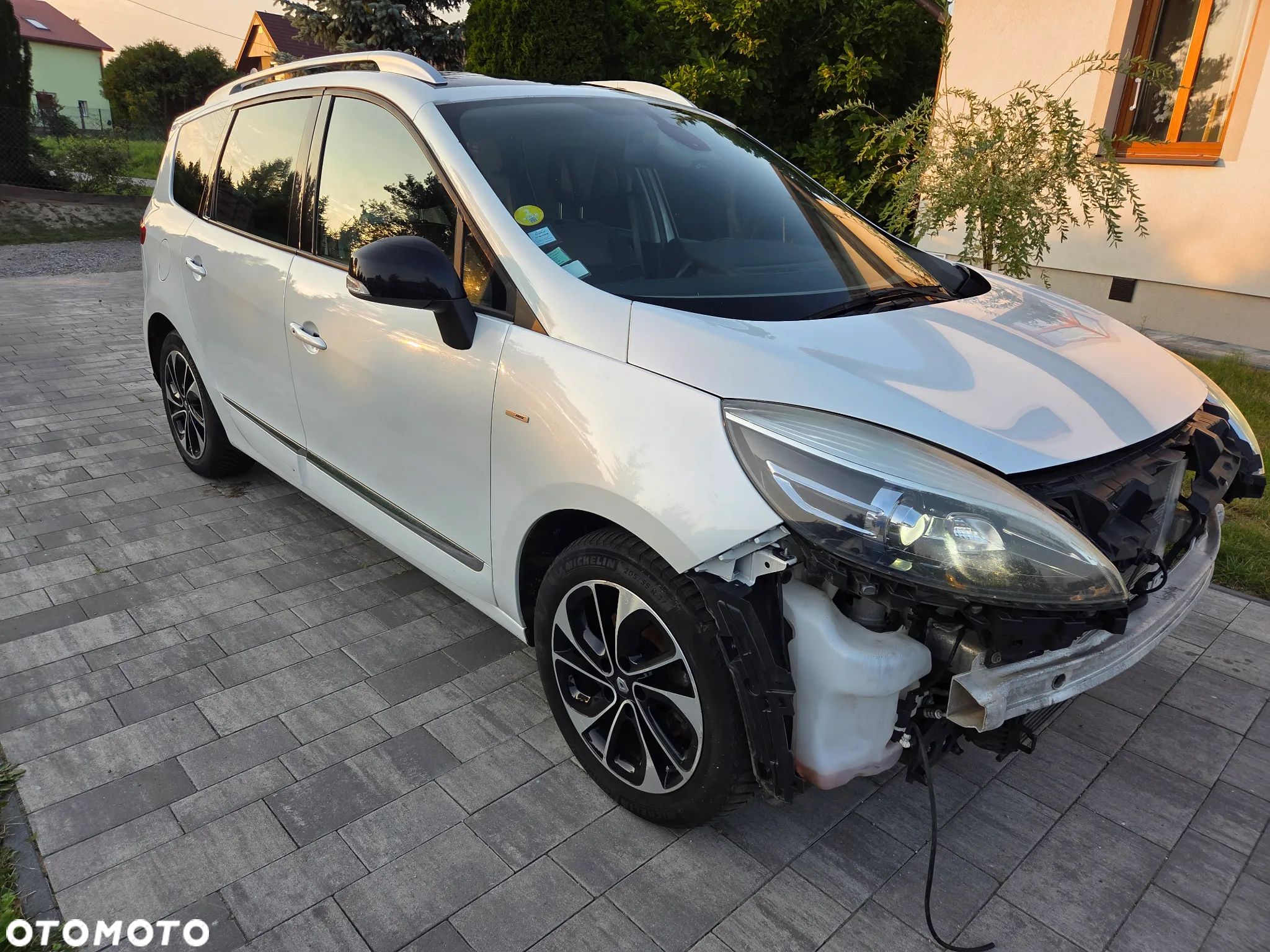Renault Grand Scenic dCi 110 EDC Bose Edition - 1