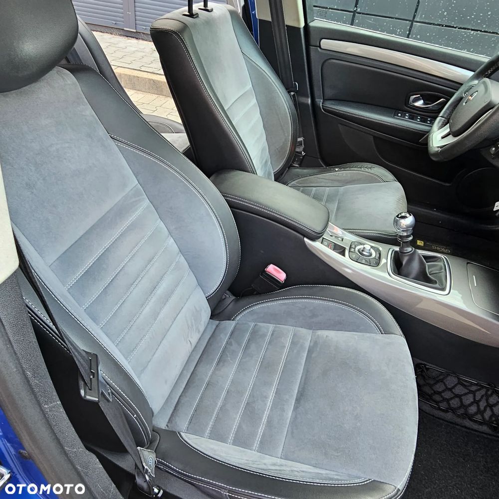 Renault Laguna dCi 180 FAP GT - 18
