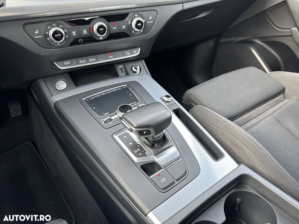 Audi Q5 2.0 40 TDI quattro S tronic Design - 27