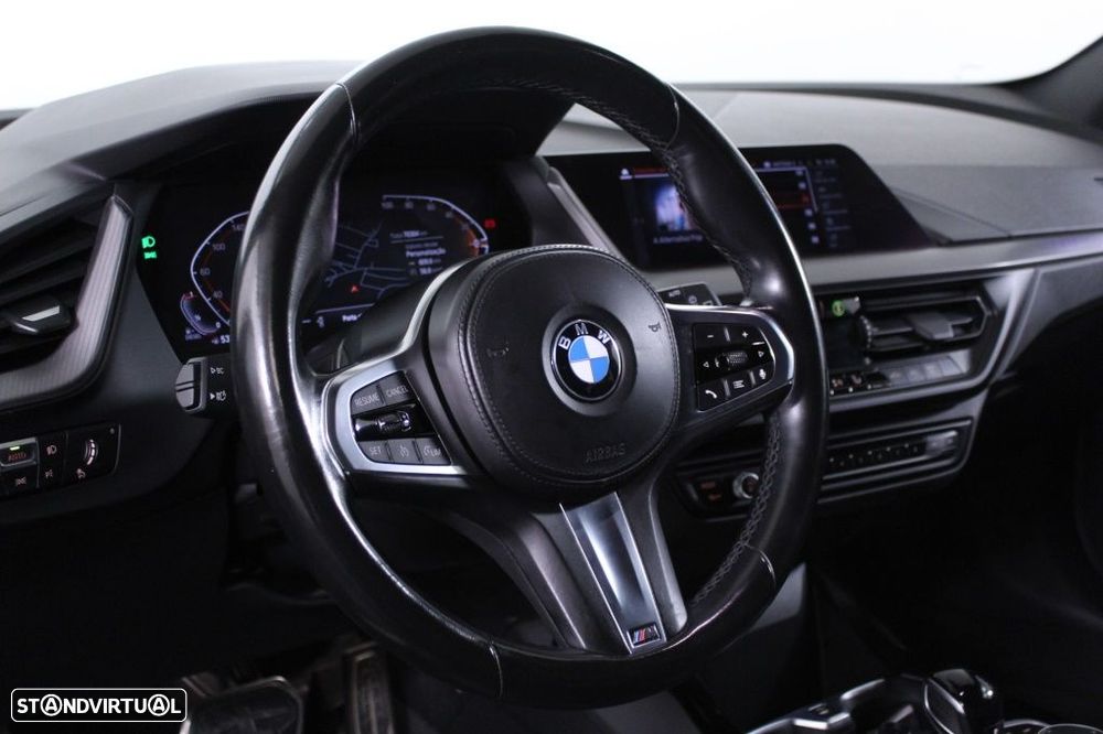 BMW 116 d Pack Desportivo M Auto - 22