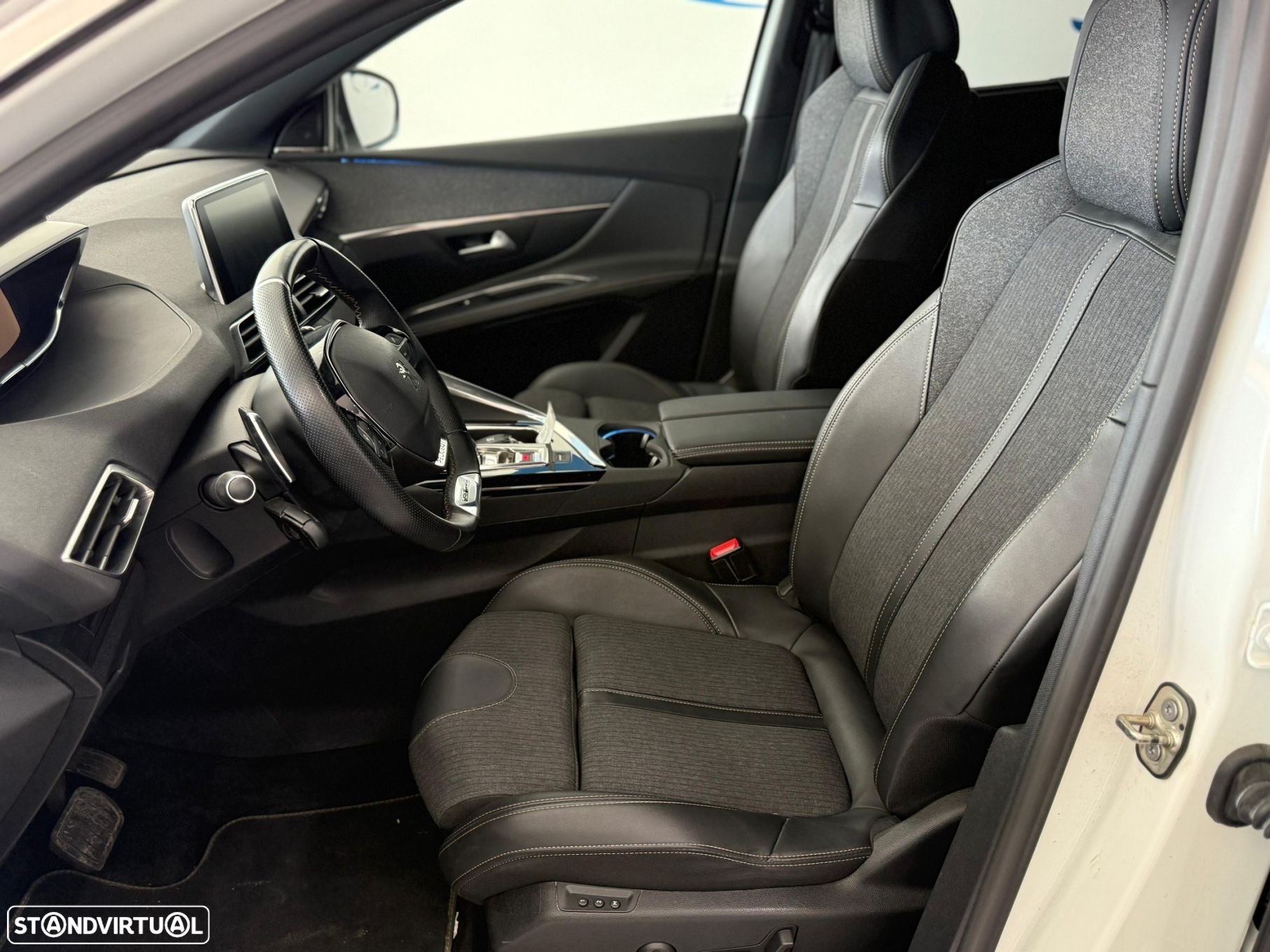 Peugeot 5008 1.5 BlueHDi GT Line EAT8 - 4