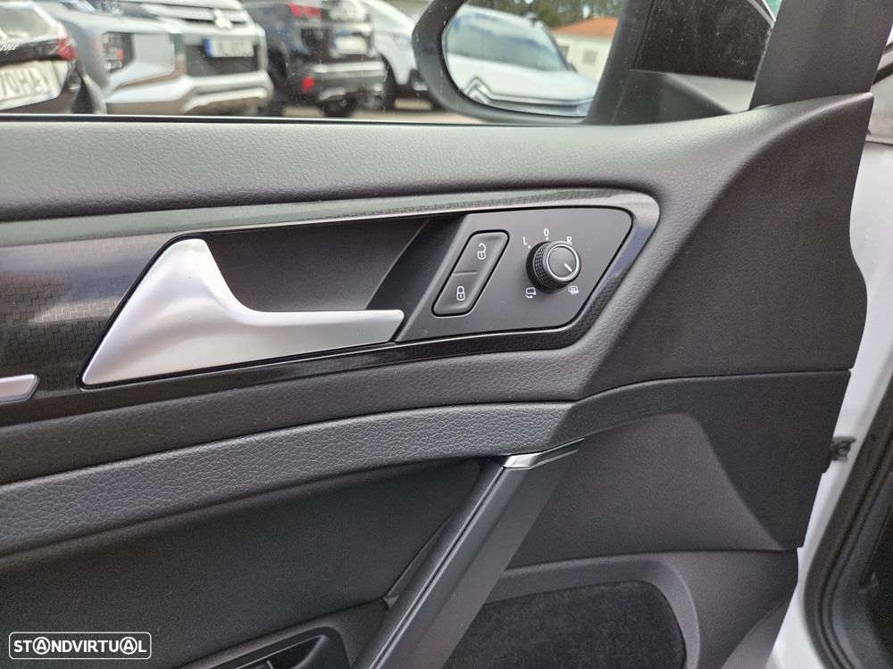 VW Golf R 2.0 TSI OPF 4Motion DSG - 16