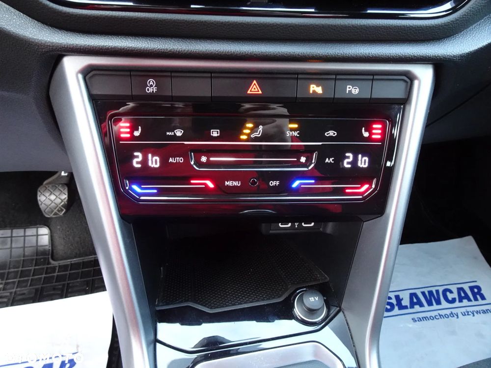 Volkswagen T-Roc 1.5 TSI Life - 32