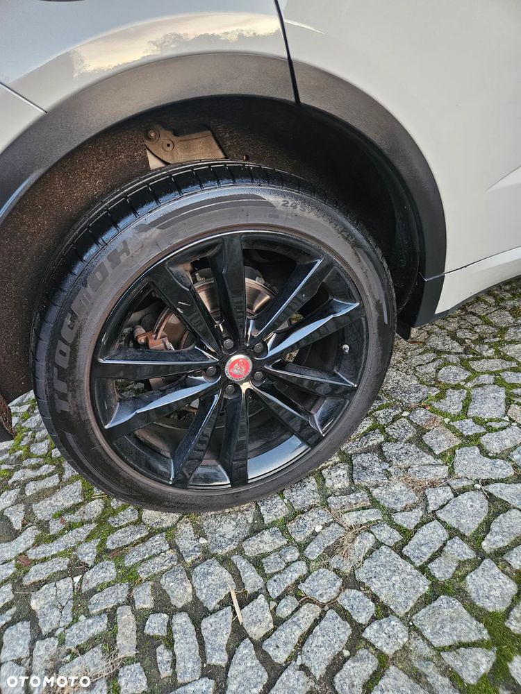 Jaguar E-Pace D150 R-Dynamic - 16