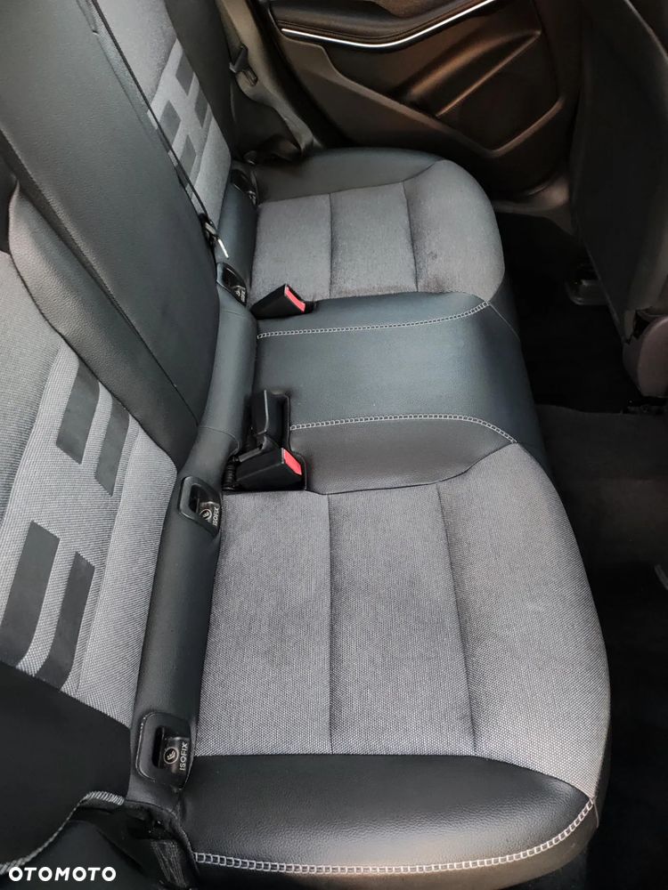 Mercedes-Benz GLA 200 - 5