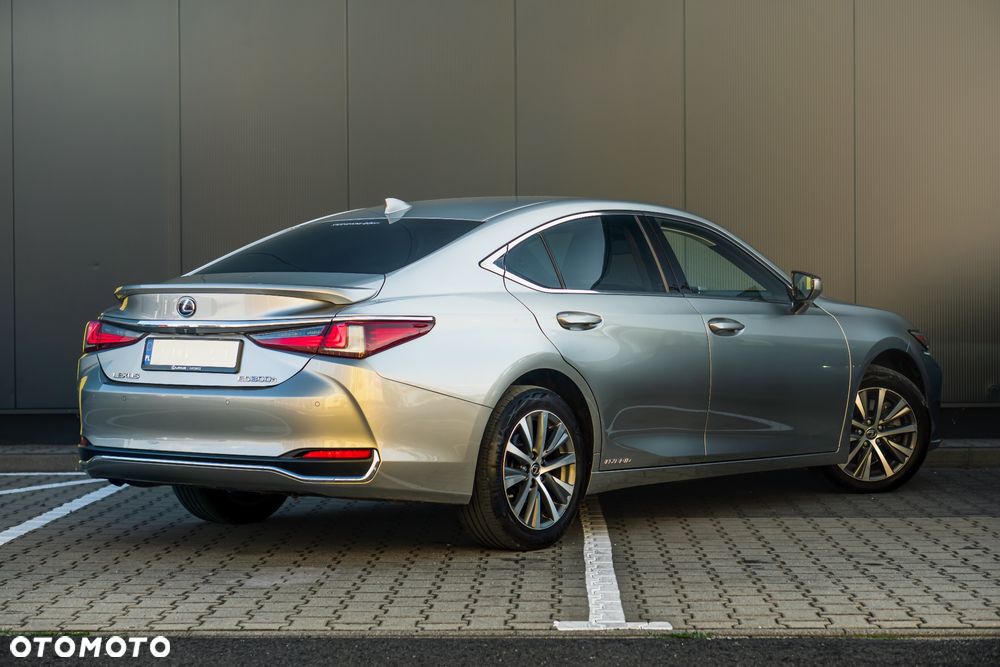 Lexus ES 300h Business Edition + - 6