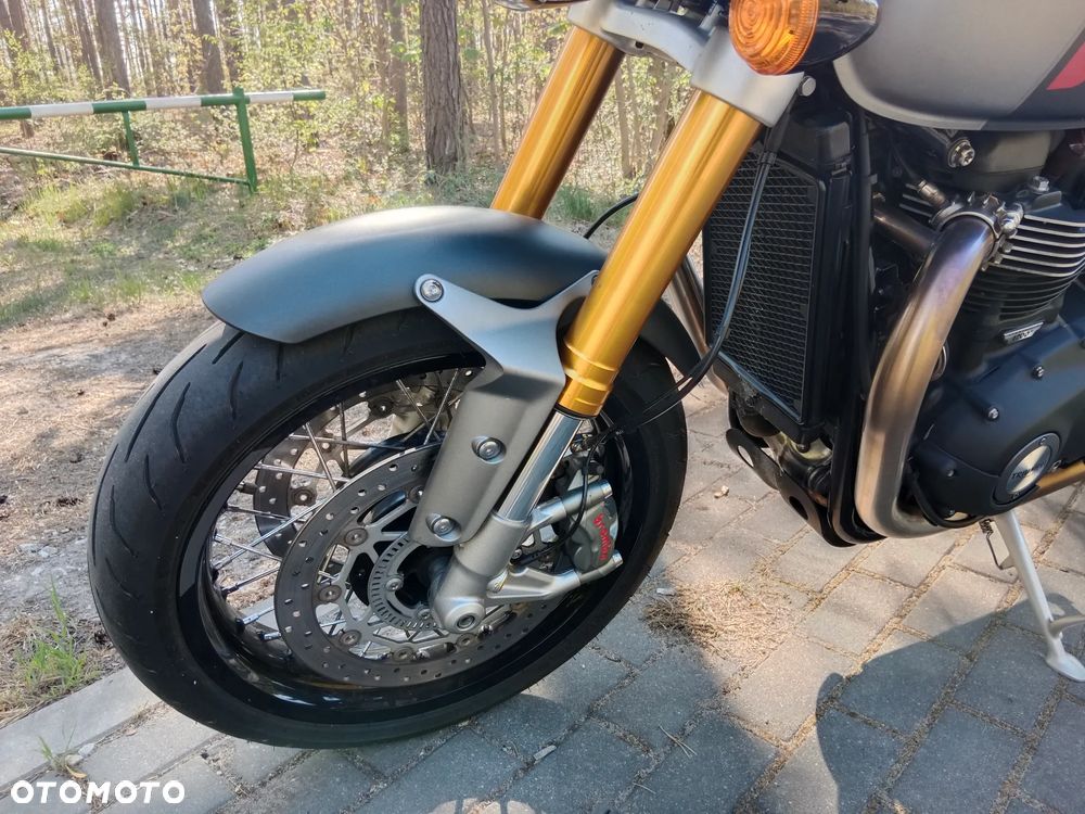 Triumph Thruxton - 5