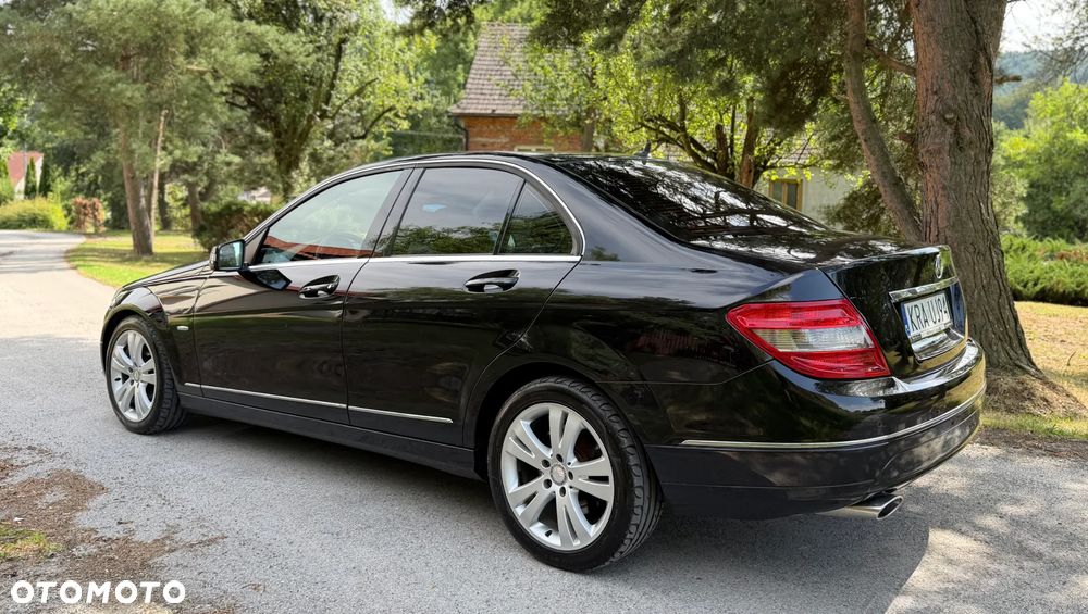 Mercedes-Benz Klasa C 250 CDI DPF 4Matic 7G-TRONIC BlueEFFICIENCY Avantgarde - 11