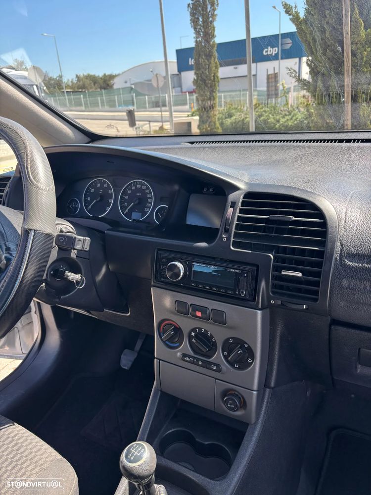 Opel Zafira - 4