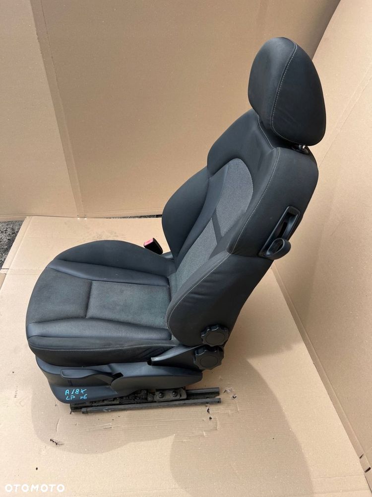 AUDI A1 8X 3D FOTEL KIEROWCY LEWY PRZÓD PRZEDNI - 3